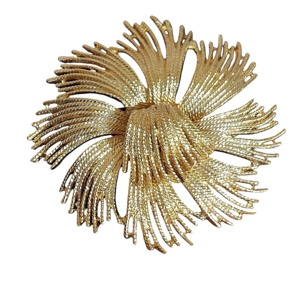Monet Vintage signed Large Huge Cardelia Flower Brooch Gold Tone Pin